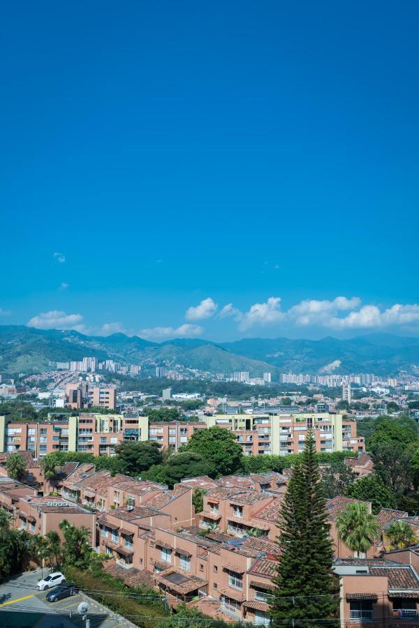 Aptos Alcazar Oviedo By Housy Host Medellín Exterior foto