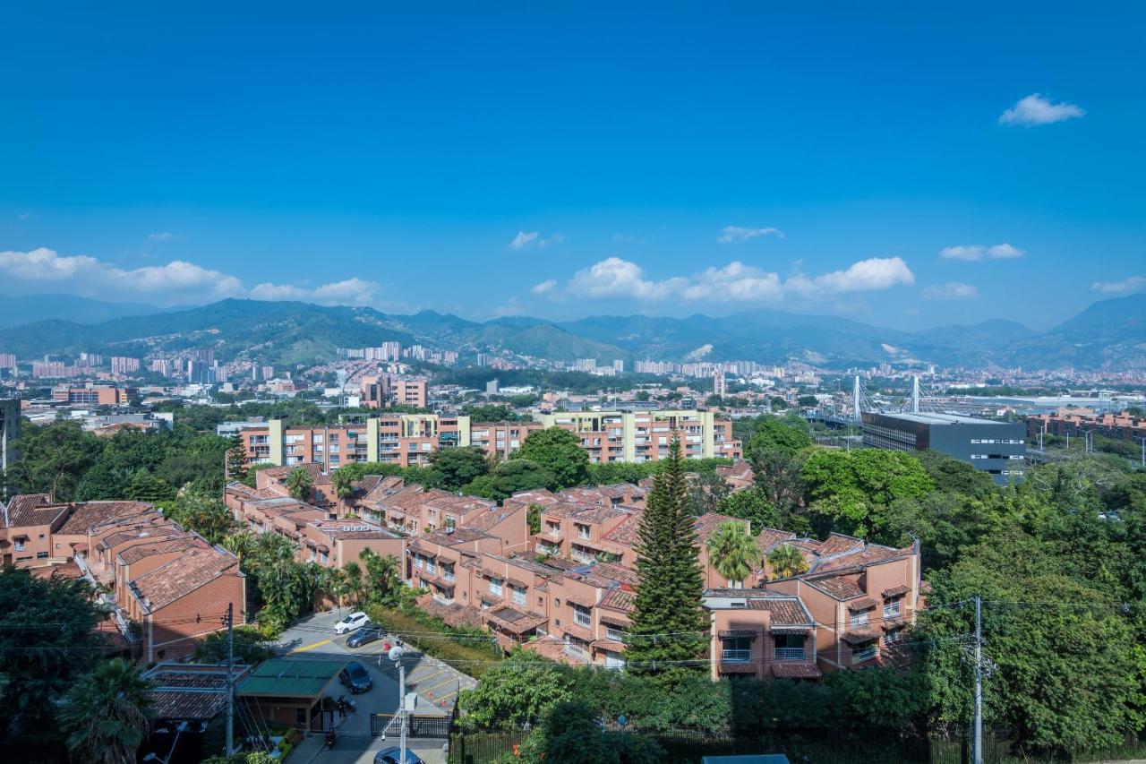Aptos Alcazar Oviedo By Housy Host Medellín Exterior foto