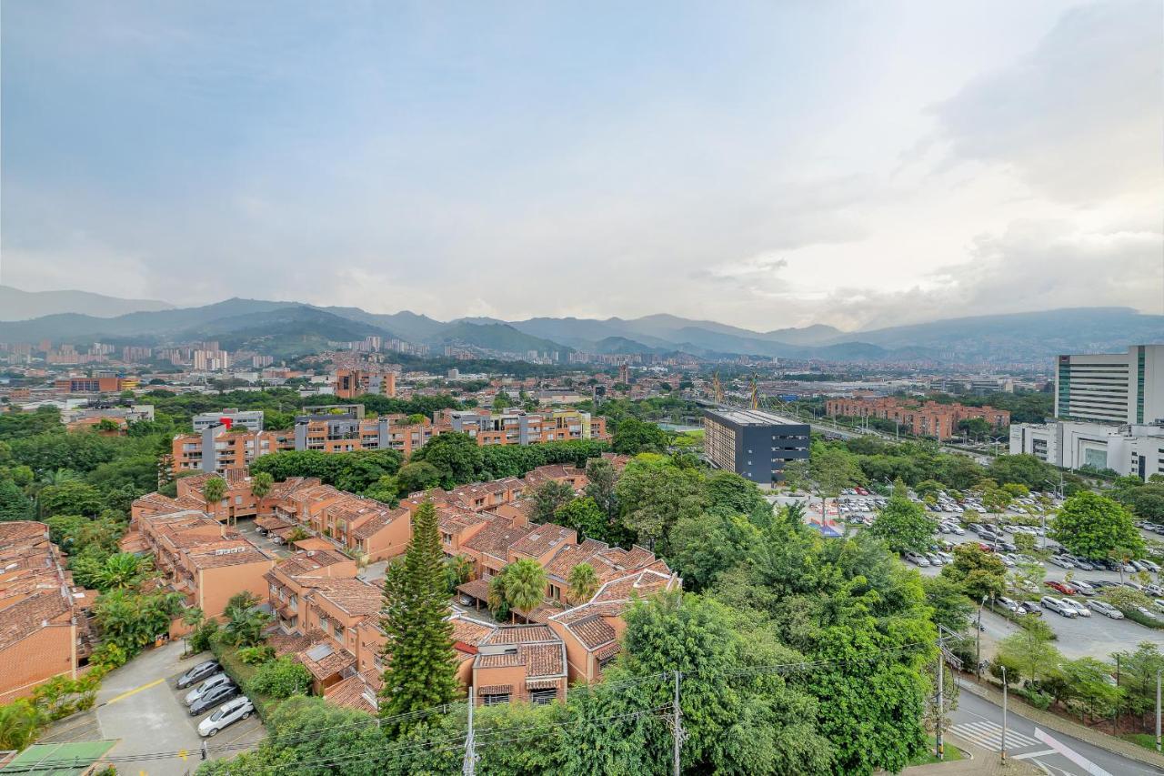 Aptos Alcazar Oviedo By Housy Host Medellín Exterior foto