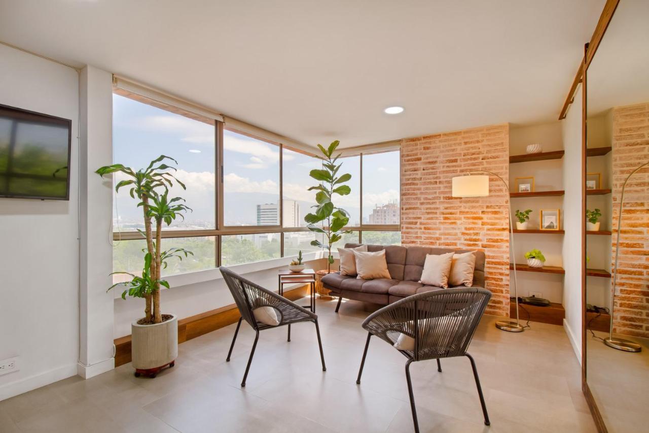 Aptos Alcazar Oviedo By Housy Host Medellín Exterior foto